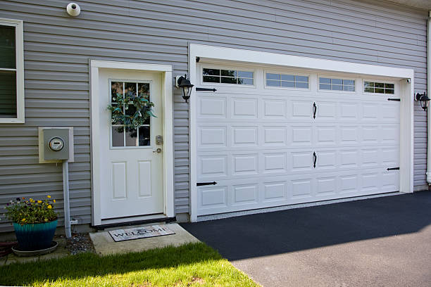 24/7 Emergency Garage Door Panel Replacement experts in Darlington, SC